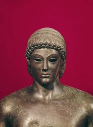 Apollo z Piombina, hlava sochy, nalezené v Beneventu, Řecko, kolem 480 př. n. l. (bronz) (viz také 98014, 98015 a 177203)